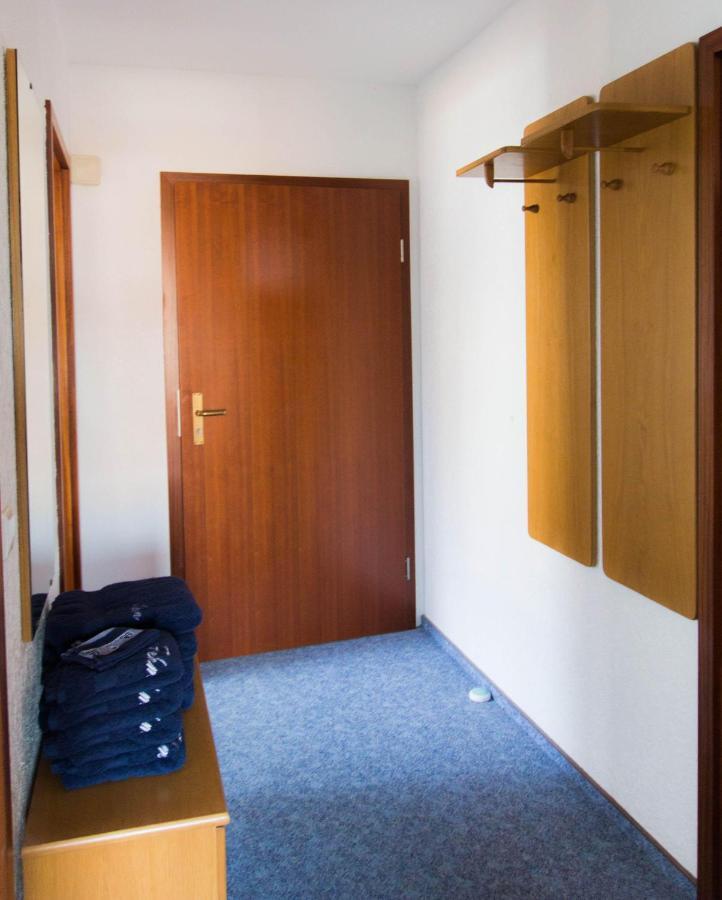 Ferienwohnungen-Neue-Tiefe-Wohnung-Kleiderbuegel Neue Tiefe Fehmarn المظهر الخارجي الصورة