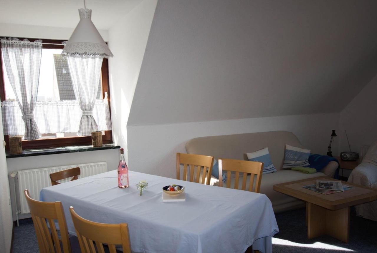 Ferienwohnungen-Neue-Tiefe-Wohnung-Kleiderbuegel Neue Tiefe Fehmarn المظهر الخارجي الصورة