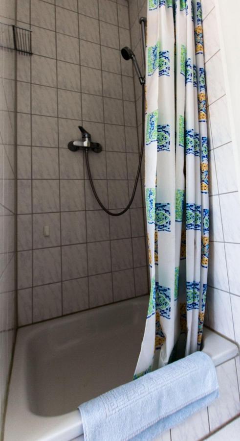 Ferienwohnungen-Neue-Tiefe-Wohnung-Kleiderbuegel Neue Tiefe Fehmarn المظهر الخارجي الصورة