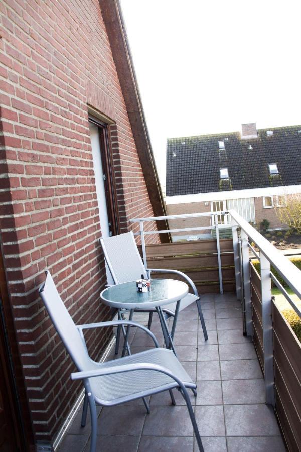 Ferienwohnungen-Neue-Tiefe-Wohnung-Kleiderbuegel Neue Tiefe Fehmarn المظهر الخارجي الصورة
