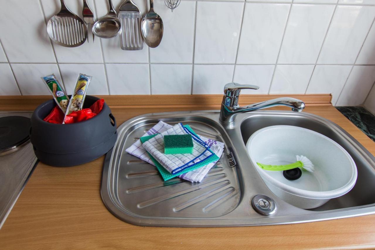 Ferienwohnungen-Neue-Tiefe-Wohnung-Kleiderbuegel Neue Tiefe Fehmarn المظهر الخارجي الصورة